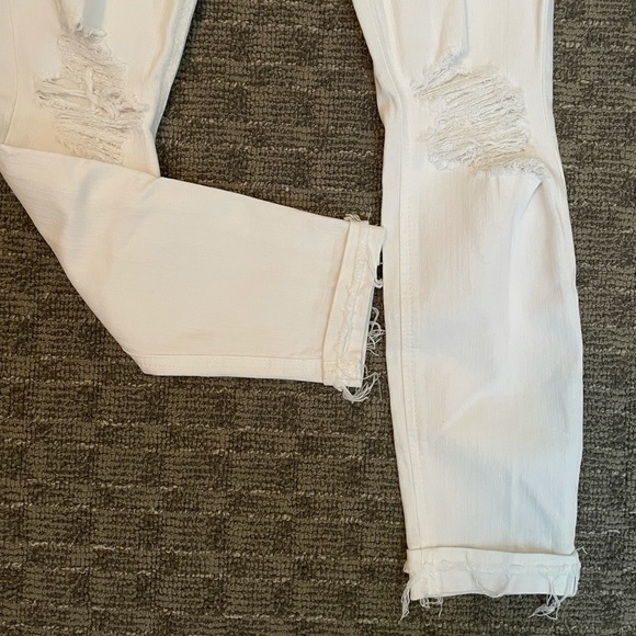 Joe’s crop ripped jean - Picture 3 of 4